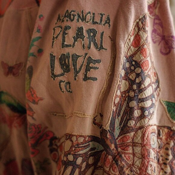 Magnolia Pearl Applique La Jolla Joggers, Sunfaded Acai OS - Picture 3 of 11
